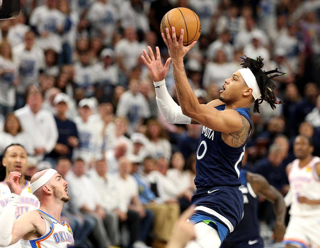 开云体育官网-关键时刻明尼苏达森林狼备战意甲，单刀错失细节曝光，目标明确，轮换策略成焦点(第3集｜苏联女狙击手生猛狙杀德军)